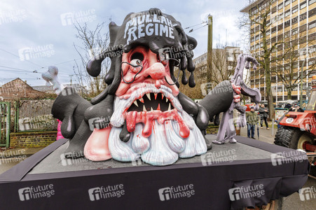 Aufstellung des Rosenmontag-Zuges in Düsseldorf