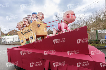 Aufstellung des Rosenmontag-Zuges in Düsseldorf