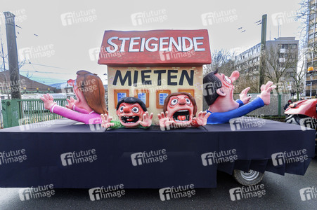 Aufstellung des Rosenmontag-Zuges in Düsseldorf