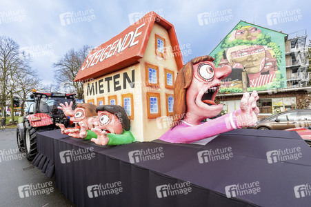 Aufstellung des Rosenmontag-Zuges in Düsseldorf