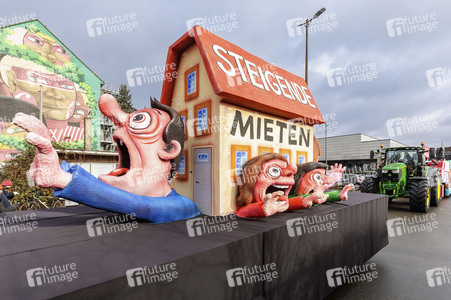 Aufstellung des Rosenmontag-Zuges in Düsseldorf