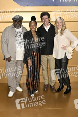 Season Finale Party 'The Neighborhood' in Los Angeles