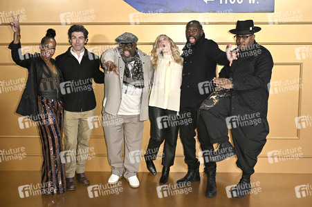 Season Finale Party 'The Neighborhood' in Los Angeles