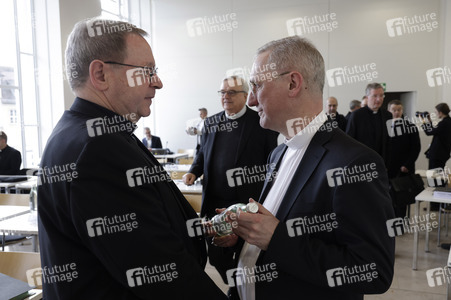 Fototermin zum Auftakt der Frühjahrsvollversammlung in Würzburg