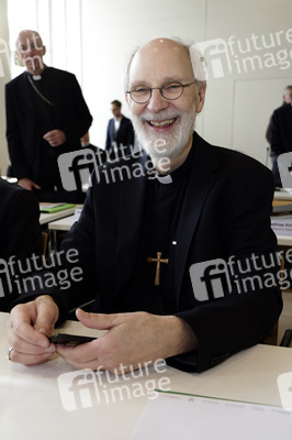 Fototermin zum Auftakt der Frühjahrsvollversammlung in Würzburg