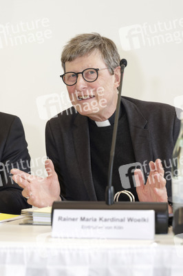 Fototermin zum Auftakt der Frühjahrsvollversammlung in Würzburg