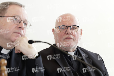 Fototermin zum Auftakt der Frühjahrsvollversammlung in Würzburg