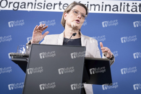 Pressekonferenz zur Vorstellung des Aktionsplans gegen Organisierte Kriminalität in Berlin