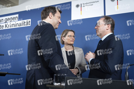 Pressekonferenz zur Vorstellung des Aktionsplans gegen Organisierte Kriminalität in Berlin