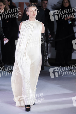 Fimpremiere 'The Bride! - Es lebe die Braut' in London