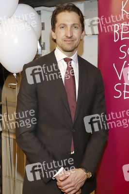 Charity-Veranstaltung 'Knack den Krebs' in Hamburg