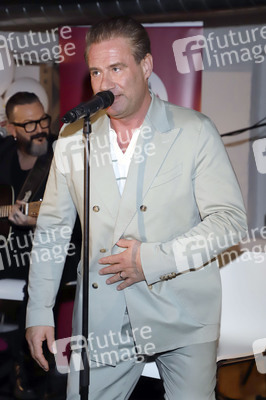 Charity-Veranstaltung 'Knack den Krebs' in Hamburg