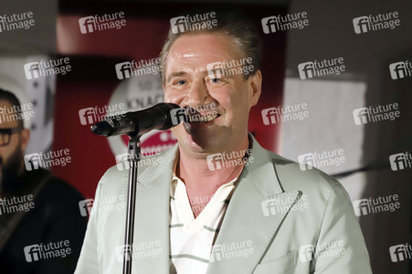 Charity-Veranstaltung 'Knack den Krebs' in Hamburg