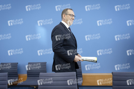 Bundespressekonferenz 'Vorstellung des Jahresberichtes 2025' in Berlin