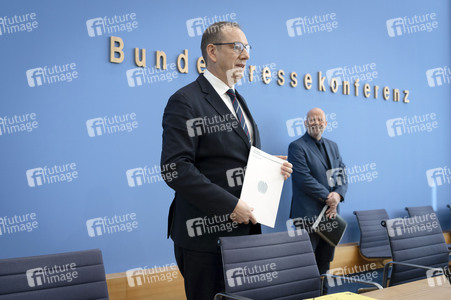 Bundespressekonferenz 'Vorstellung des Jahresberichtes 2025' in Berlin