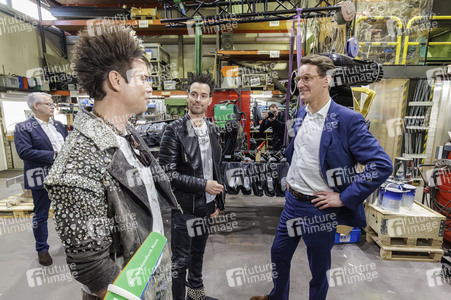 Besuch von Hendrik Wüst am Firmensitz der Ehrlich Entertainment GmbH in Bünde