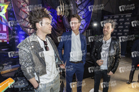 Besuch von Hendrik Wüst am Firmensitz der Ehrlich Entertainment GmbH in Bünde