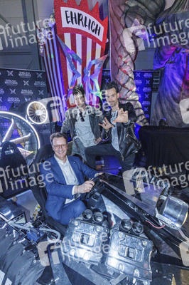 Besuch von Hendrik Wüst am Firmensitz der Ehrlich Entertainment GmbH in Bünde