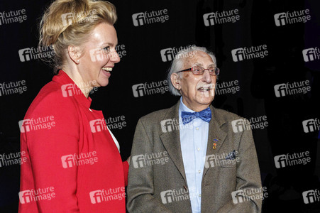 Leon Weintraub besucht die Ausstellung HOLO-VOICES in Essen