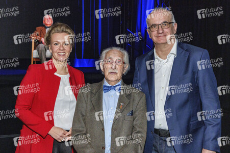 Leon Weintraub besucht die Ausstellung HOLO-VOICES in Essen