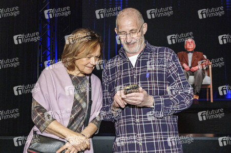 Leon Weintraub besucht die Ausstellung HOLO-VOICES in Essen