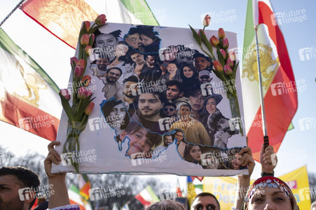 Exil-Iraner versammeln sich in Berlin