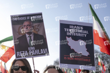 Exil-Iraner versammeln sich in Berlin