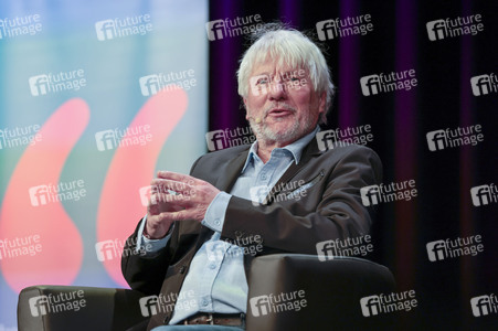 Jürgen Becker, Moritz Netenjakob, Susanne Pätzold und Michael Mittermeier auf der lit.Cologne 2026