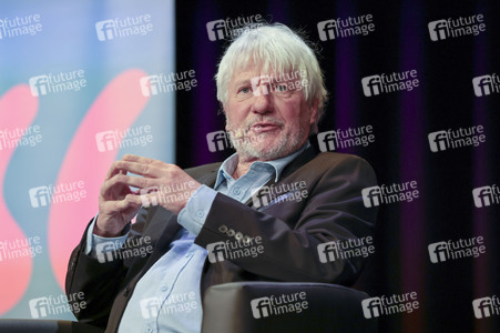 Jürgen Becker, Moritz Netenjakob, Susanne Pätzold und Michael Mittermeier auf der lit.Cologne 2026