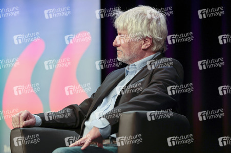 Jürgen Becker, Moritz Netenjakob, Susanne Pätzold und Michael Mittermeier auf der lit.Cologne 2026