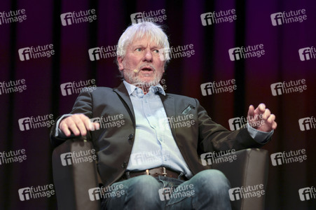 Jürgen Becker, Moritz Netenjakob, Susanne Pätzold und Michael Mittermeier auf der lit.Cologne 2026