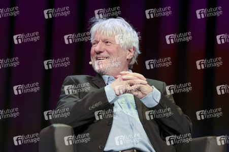 Jürgen Becker, Moritz Netenjakob, Susanne Pätzold und Michael Mittermeier auf der lit.Cologne 2026