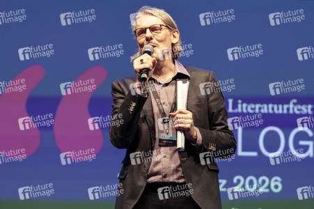 Anneke Kim Sarnau, Matthias Matschke und Knut Elstermann auf der lit.Cologne 2026