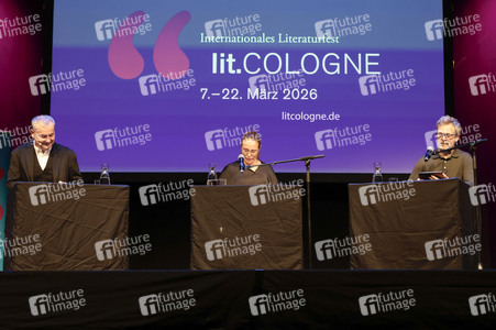 Anneke Kim Sarnau, Matthias Matschke und Knut Elstermann auf der lit.Cologne 2026