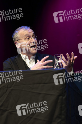 Anneke Kim Sarnau, Matthias Matschke und Knut Elstermann auf der lit.Cologne 2026