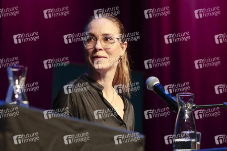 Anneke Kim Sarnau, Matthias Matschke und Knut Elstermann auf der lit.Cologne 2026