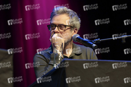 Anneke Kim Sarnau, Matthias Matschke und Knut Elstermann auf der lit.Cologne 2026