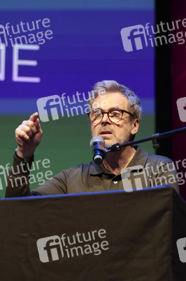 Anneke Kim Sarnau, Matthias Matschke und Knut Elstermann auf der lit.Cologne 2026