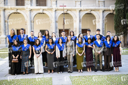 Königin Letizia von besucht die Universität Alcalá in Alcalá de Henares