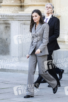 Königin Letizia von besucht die Universität Alcalá in Alcalá de Henares