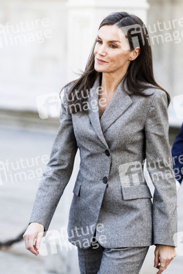 Königin Letizia von besucht die Universität Alcalá in Alcalá de Henares