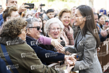 Königin Letizia von besucht die Universität Alcalá in Alcalá de Henares