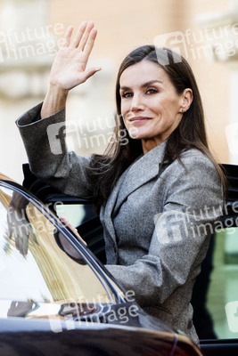 Königin Letizia von besucht die Universität Alcalá in Alcalá de Henares