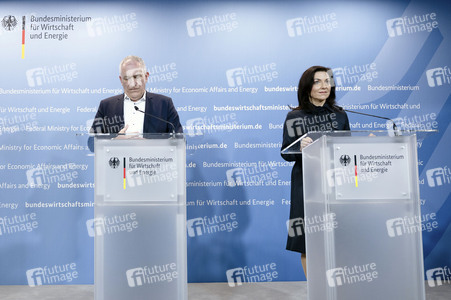 Pressestatement vom Katherina Reiche in Berlin