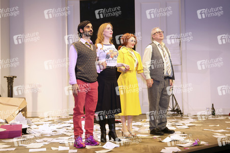 Theaterpremiere 'Sophia oder Das Ende der Humanisten' in Berlin