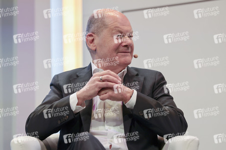 Olaf Scholz auf der lit.Cologne 2026