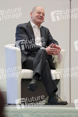 Olaf Scholz auf der lit.Cologne 2026