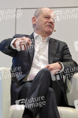 Olaf Scholz auf der lit.Cologne 2026