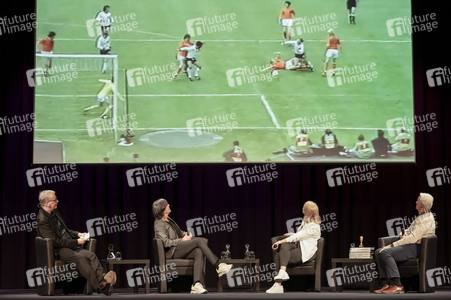 Joachim Löw, Renate Lingor und Rainer Bonhof auf der lit.Cologne 2026