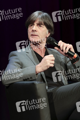 Joachim Löw, Renate Lingor und Rainer Bonhof auf der lit.Cologne 2026